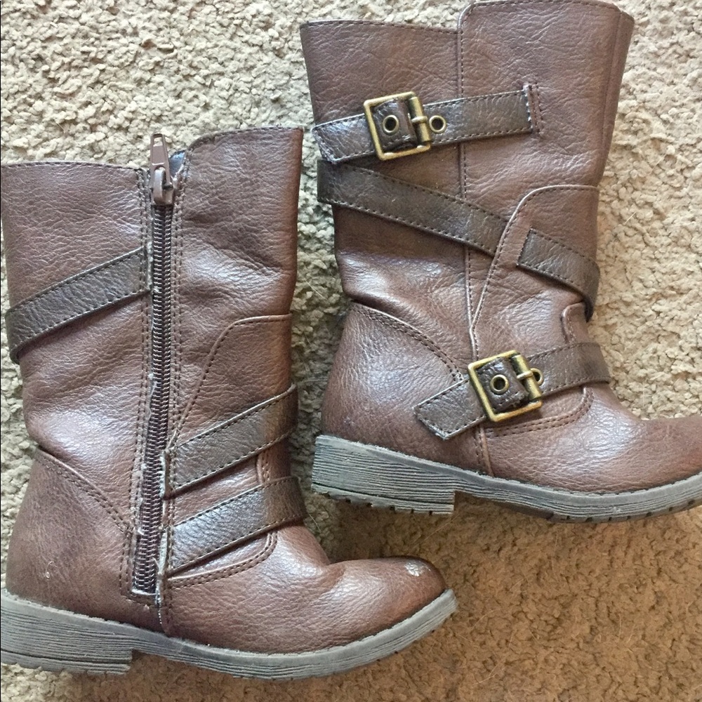 Toddler Kenneth Cole brown boots with buckles, sx8